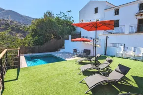 Villa w/ pool and lovely views 10 min from Malaga - Image 2