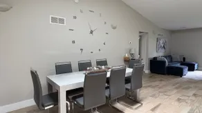 Crystal Rose is a spacious modern home w/ garage - Image 5