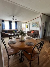 4 Beds - Image 5