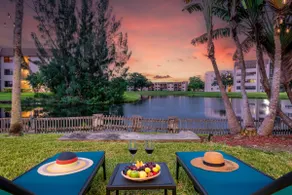 Waterfront • Hot Tub (7p) • Sawgrass 5 min • Pets - Image 4