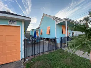 Sandy Feet Cottage, walk to beach - Image 2