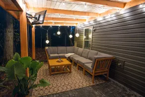 Cozy barndominium wooded getaway - Image 3