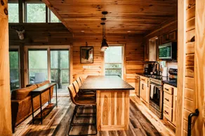 Private Trail, Hot Tub, Sauna, Firepit, Indoor Gym - Image 2