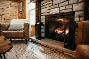 Private Trail, Hot Tub, Sauna, Firepit, Indoor Gym - Image 4