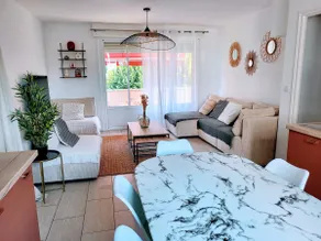 Between station and city center: 2 bedrooms for 4 - Image 5
