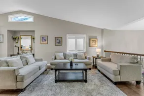 Luxury Home I Mins from Falls I Pool & Pong Table - Image 5