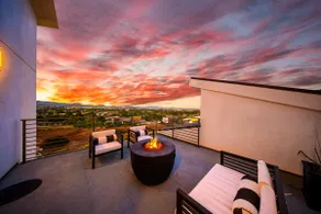 Modern Hilltop Villa with Panoramic Views - Image 4
