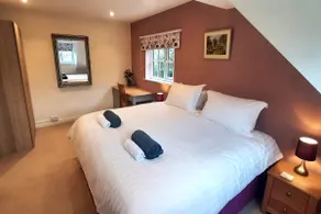 Cock & Dog Cottage. 2 x superking/twin. 4 guests. - Image 3