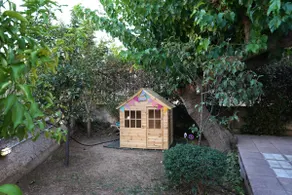 Lovely family garden house - Image 4