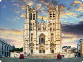 Grand Place Apartments - Image 3