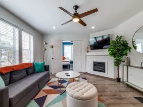 6Bdrm|4Bath Luxury Home near Downtown & NRG Stadiu - Image 5