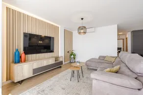 Elegant 3Bedroom Apartment with Ocean View Terrac - Image 2