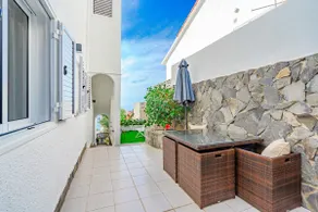Elegant 3Bedroom Apartment with Ocean View Terrac - Image 4