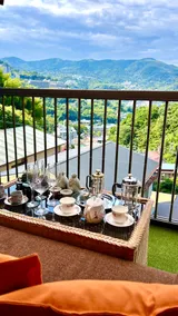 A spacious house on a hill overlooking the center of Atami - Image 4