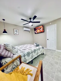 Charming guesthouse in Kingwood, TX -Houston IAH - Image 2