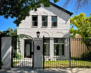 Lux Logan 3000 sq ft, Sleeps 12, garage & roofdeck - Image 2