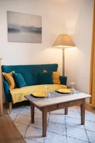 Cozy & Wooden Suite in Downtown Pontoise - Image 2