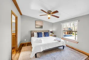 Modern Cabin at Little Creek - Image 2