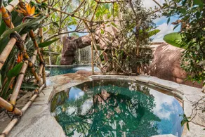 Paradise Lagoon Resort Style Pool Getaway - Image 5