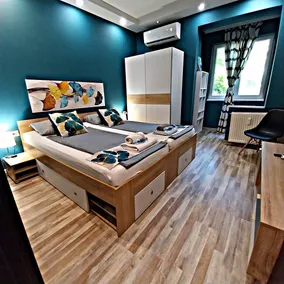 Great apartment next to the National Palace of Culture - private parking available - Image 2