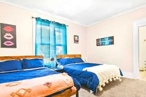 Historic Bungalow: For Groups & Families Sleeps 11 - Image 3