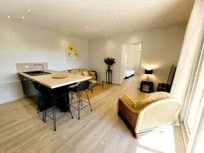 Natural setting 5 minutes from the city center, Air-conditioning, Parking - Image 5
