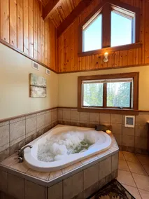 LAKE LUXE! PoolTable-Wifi-Jacuzzi-Ping Pong-Views! - Image 5