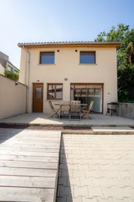 Large house with terrace - Image 2