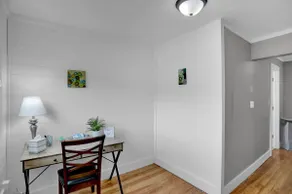 Cozy Minimalist Town Home - Image 4