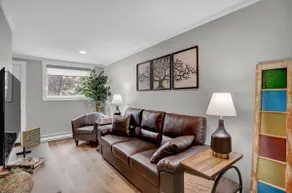 Cozy Minimalist Town Home - Image 2