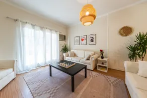 Modern and contemporary apartment with balcony - Image 5