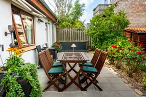 Skylight Lodge - Private Terrace, Free Parking & Walk to City - Image 4