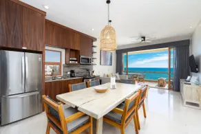 Magical BEACH FRONT condo - Image 3