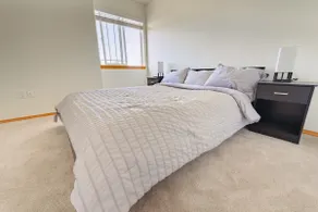 King Suite • Airport Layover GEG • 1800 Sqft - Image 4