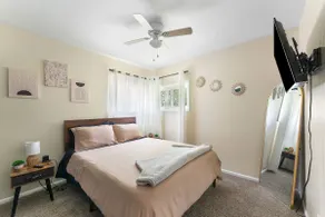 3BR Home • King Bed • Fenced Yard • Fast WiFi - Image 3