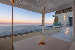Hamilton Sea Front Villa - Image 5