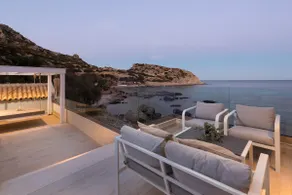 Hamilton Sea Front Villa - Image 4