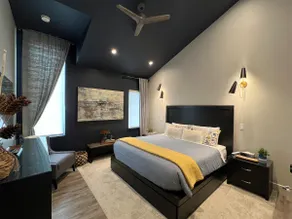 Mill CREEK Cottage ~ Luxurious *Kingsville* gem! - Image 4