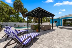 Luxury Waterfront Oasis With Heated Pool (option) - Image 2
