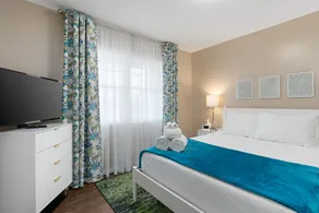 Stylish Family Stay with Game Room - Image 3
