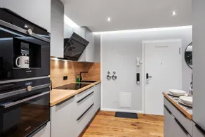Edler Wohnraum: Boutique Apt Coffee Wi-Fi Garage - Image 3