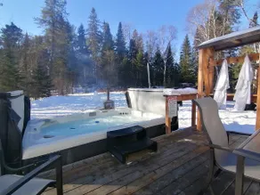Exceptional riverside property with private beach - Image 3