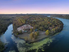 15min-BransonLanding,Pri-HotTub,Pool,GamesPoolTabl - Image 2
