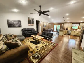 Minutes to Caves * Treehouse * Large Game Room - Image 2