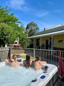 Country Escape with Outdoor Hot Tub and Pizza Oven - Image 3