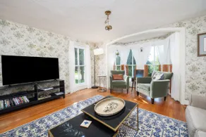 Apollo's Praise Farmhouse - Vineyard Retreat - Image 3