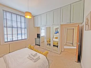 Canal Side 2 Bedroom Apartment - Image 2