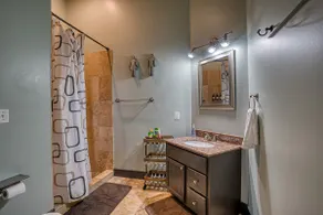 Dual En-Suite 2BR · Walk Downtown · Pets Welcome - Image 5