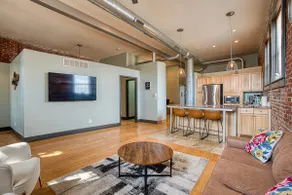Dual En-Suite 2BR · Walk Downtown · Pets Welcome - Image 2