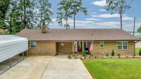 On Toledo Time! Lakefront 3 bedroom home - Image 3